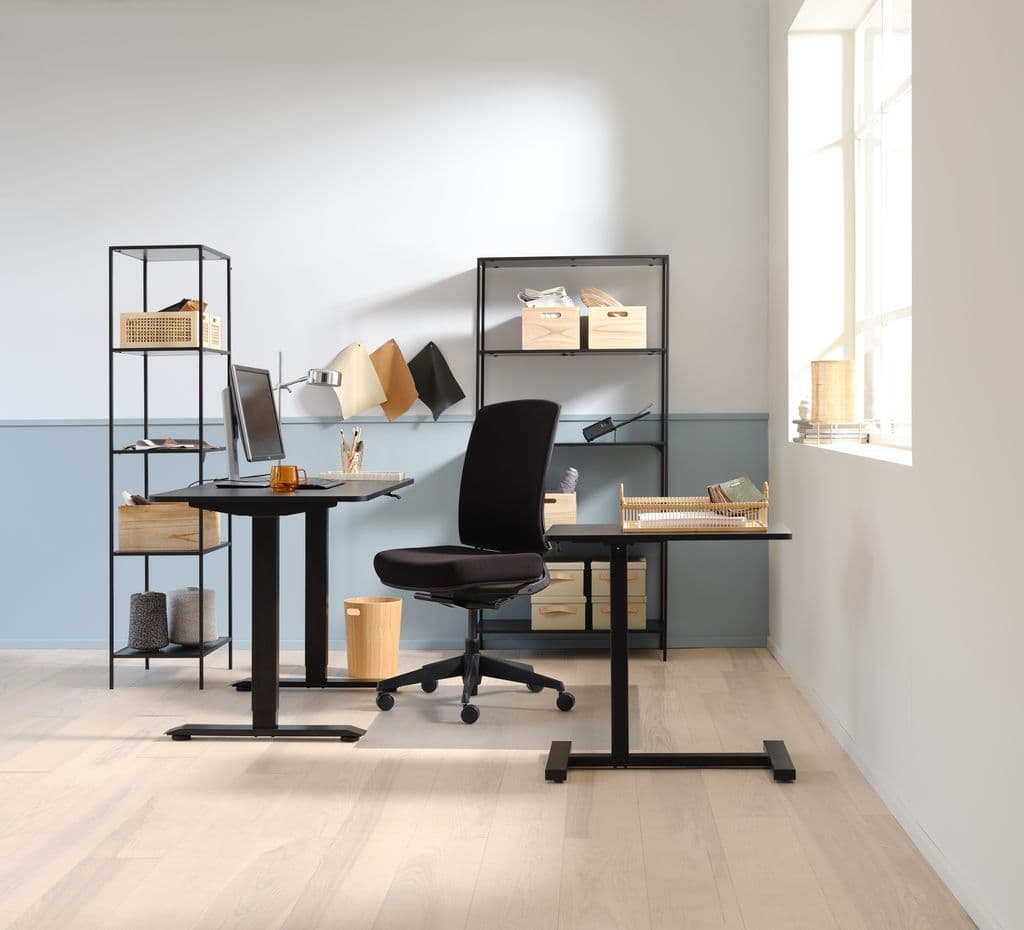 Secretária ajustável ASSENTOFT 70x130 preto