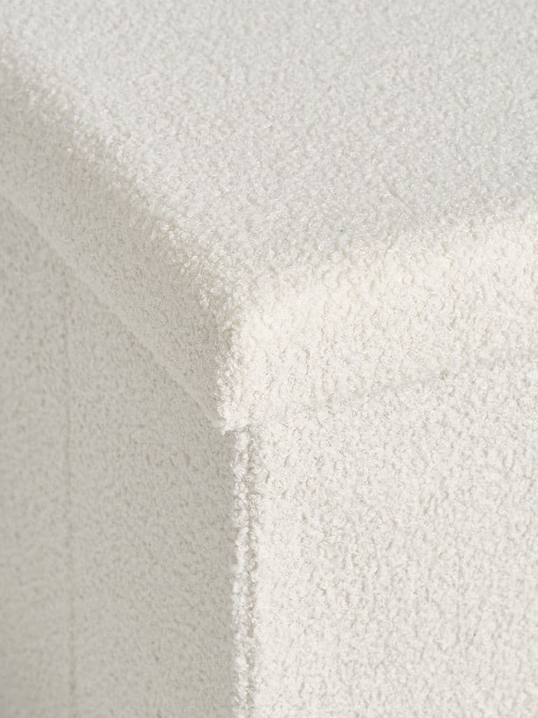 Pufe NYSTED 76x38 com arrumação teddy branco