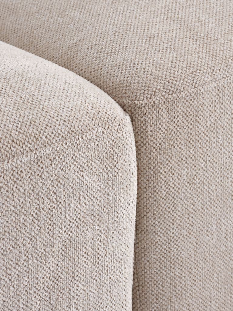 Sofá modular SKEJBY 3 lugares com pufe tecido areia