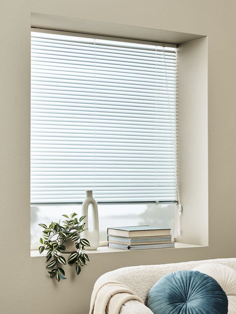 Estore veneziano BRU 70x160 alumínio branco