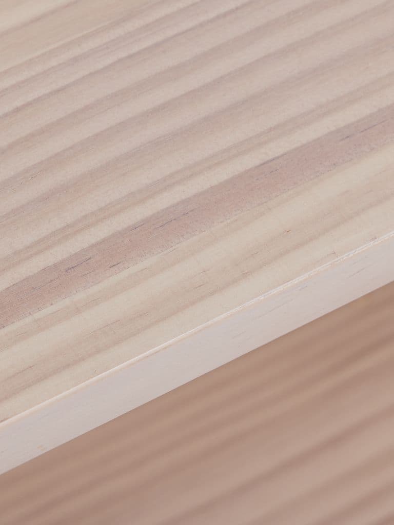 Mesa de centro SOLLERUP 50x110 com prateleiras pinho maciço