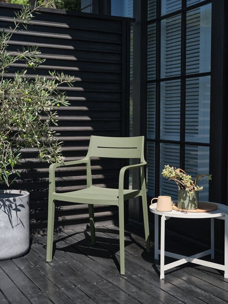Cadeira empilhável INGSTRUP verde azeitona