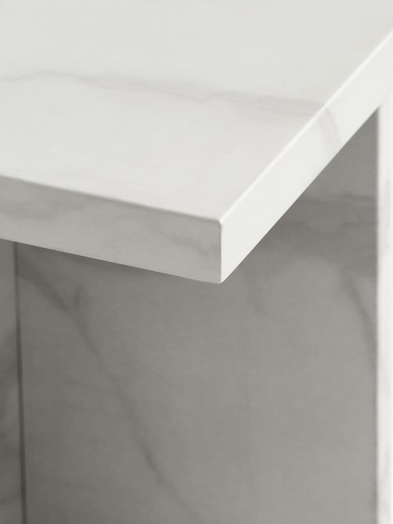 Mesa de apoio GANDRUP 45x45 mármore cor branco
