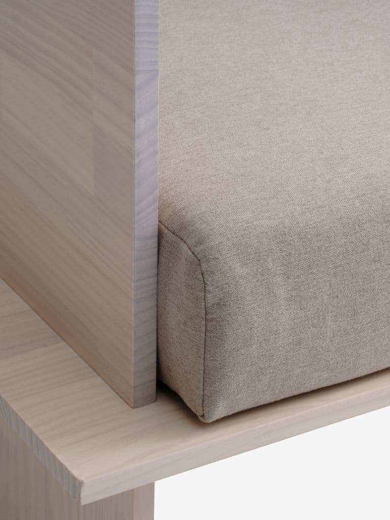 Chaise-longue SOLLERUP 204x78 tecido cinzento claro/pinho