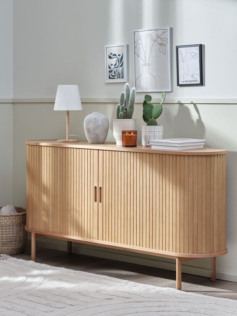 Aparador LYNGVIG 160 cm 2 portas persiana carvalho natural