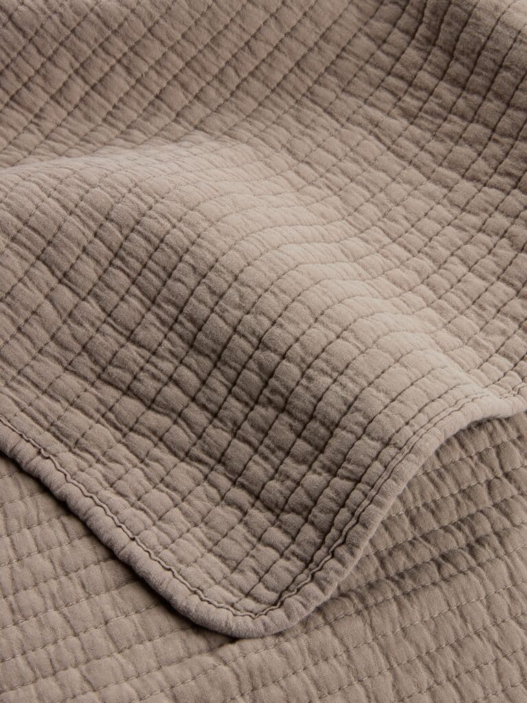 Manta acolchoada SIVBLOM 130x180 areia escuro