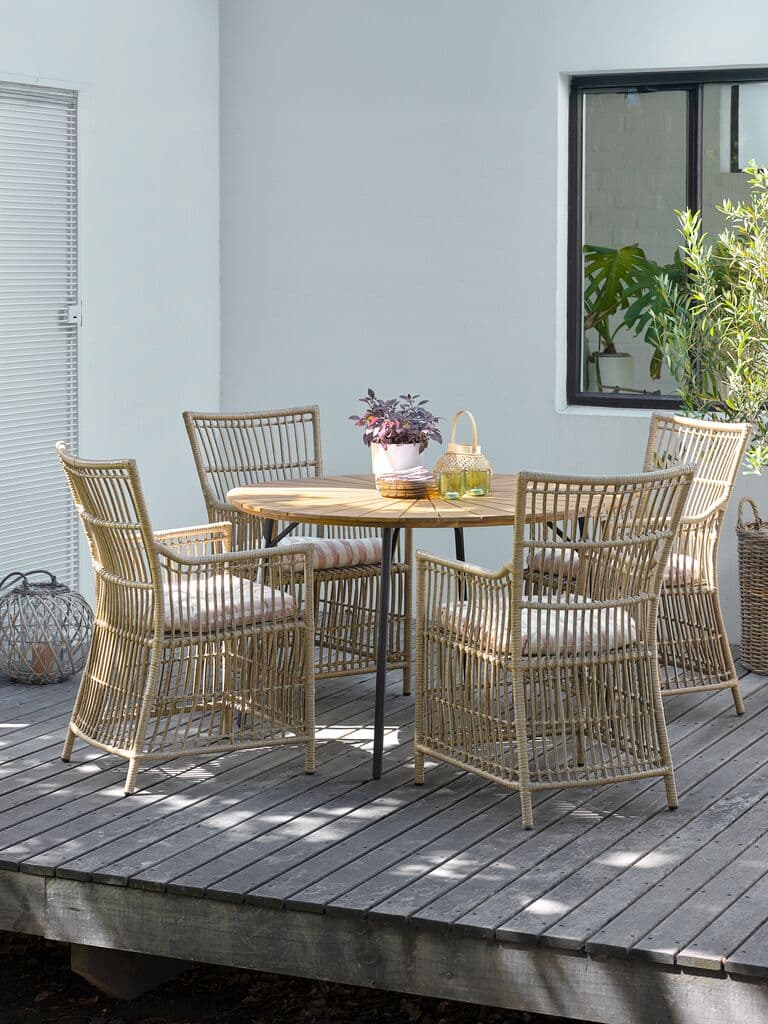 BASTRUP Ø120 mesa madeira dura/preto + 4 FJELLERUP cadeira
