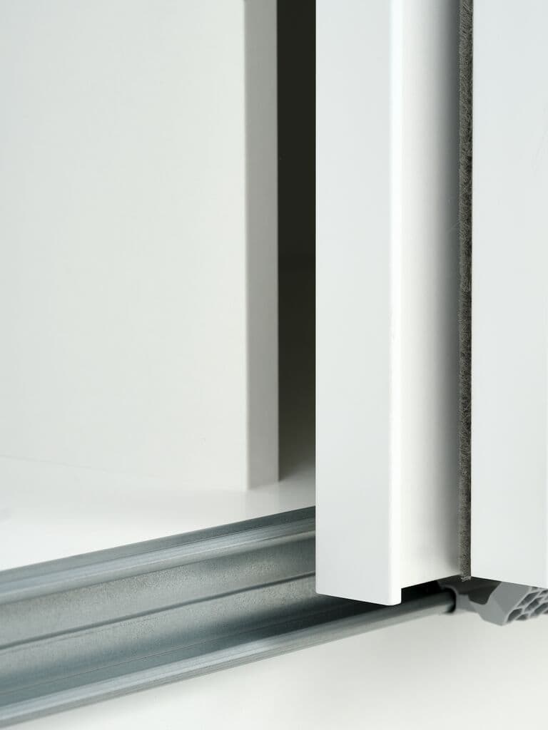 Roupeiro RABERG 150x200 com espelho branco