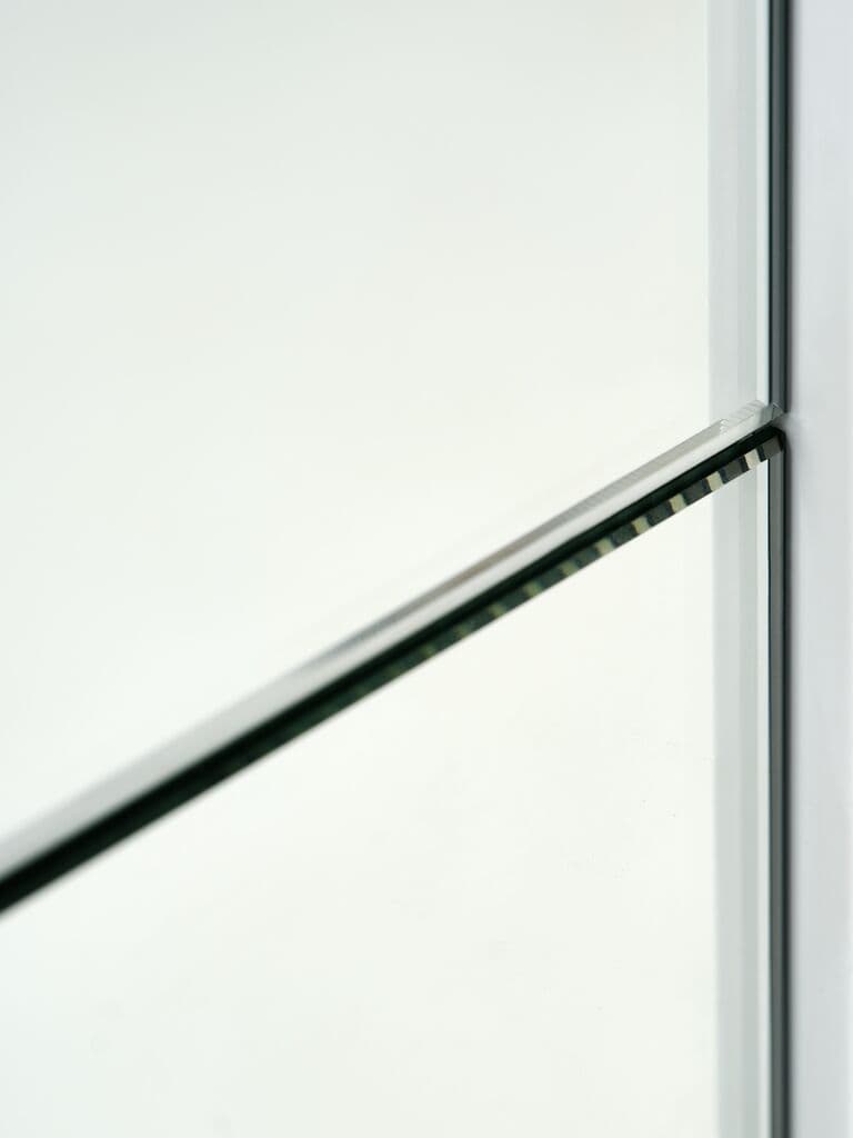 Roupeiro RABERG 150x200 com espelho branco