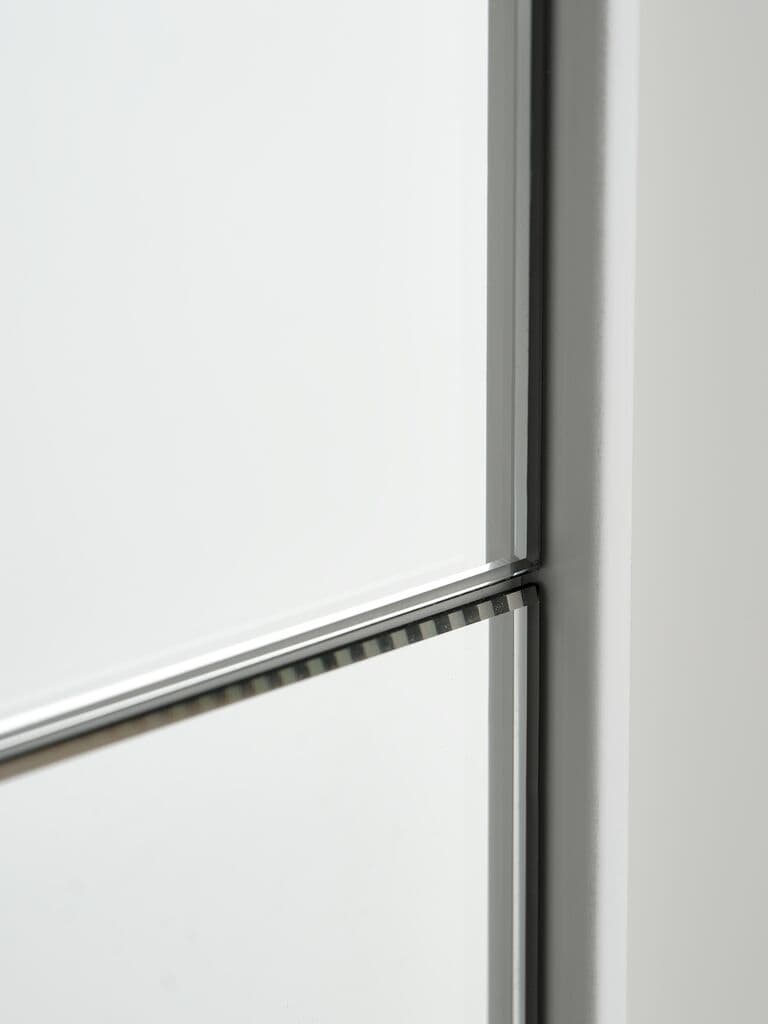 Roupeiro RABERG 200x200 com espelho branco