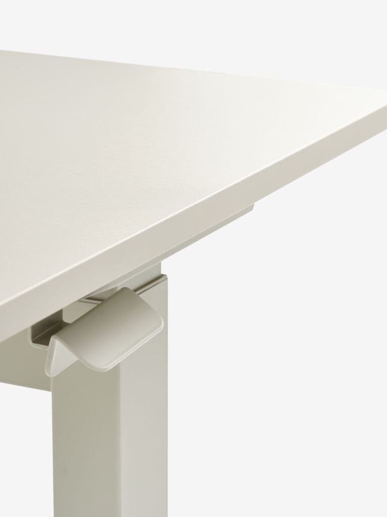 Secretária elevatória LUNDTOFT 70x130 bege