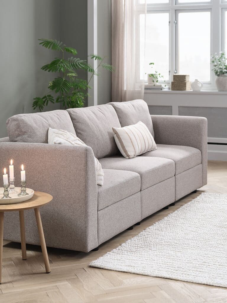 Sofá modular OKSBY 3 lugares com arrumação tecido cor areia