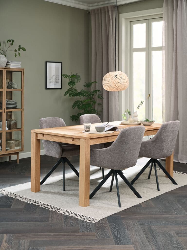 HAGE C190 mesa carvalho + 4 ROSTRUP cadeiras areia/preto