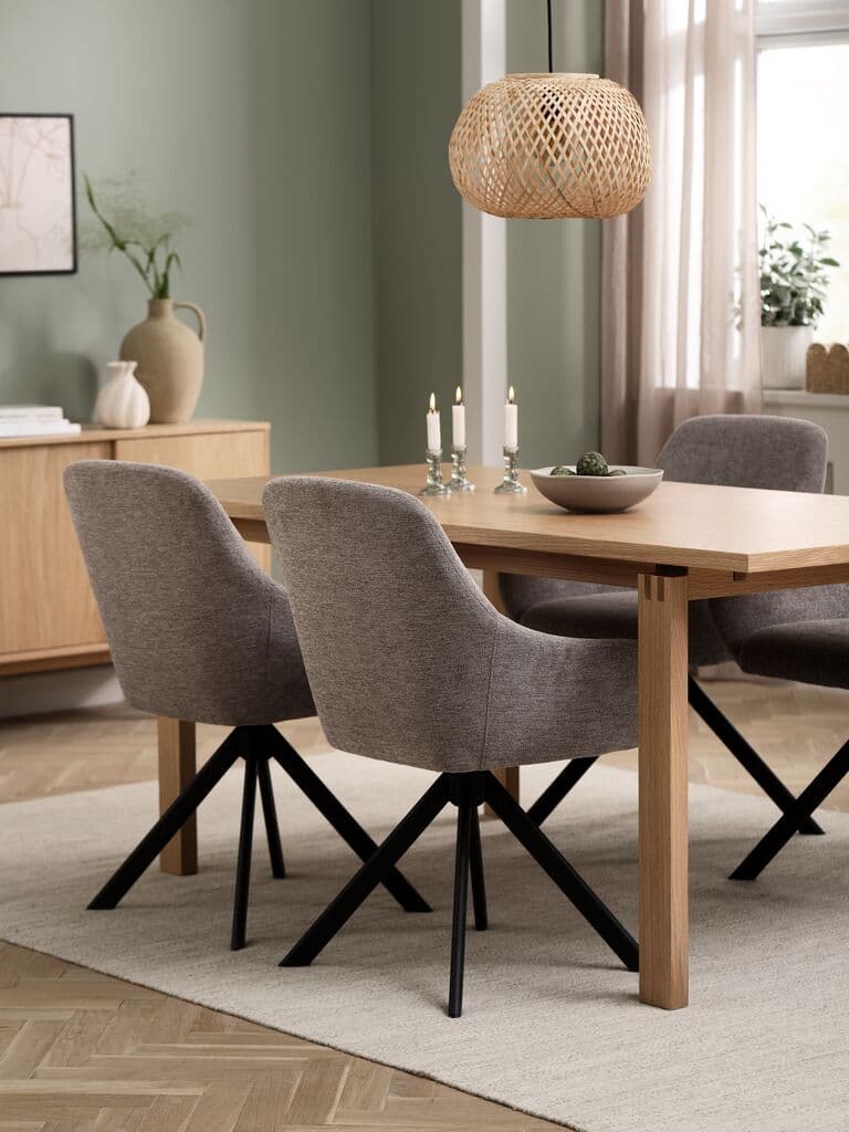 MEJLSKOV C180 mesa carvalho + 4 ROSTRUP cadeiras areia/preto