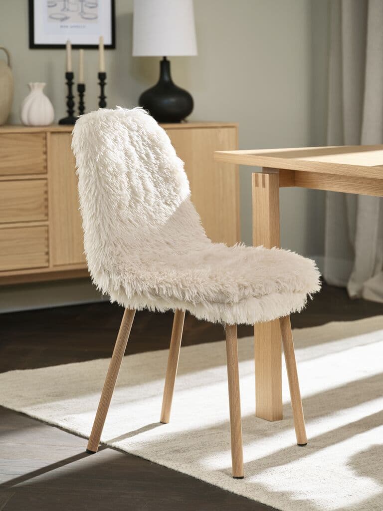 Cadeira de jantar JONSTRUP tecido teddy branco/cor carvalho