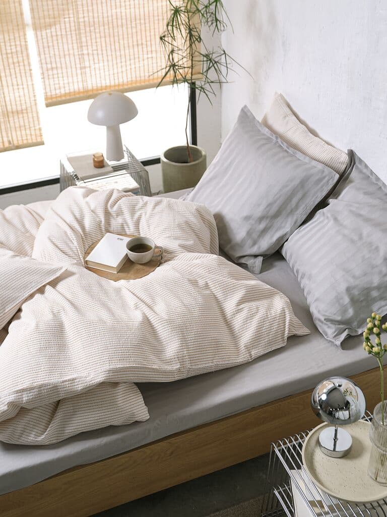 Conjunto capa edredão seersucker STINNE 155x220 branco/bege