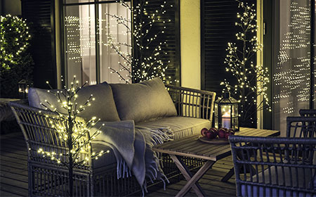 Luzes de exterior para uma iluminação de Natal bonita, segura e económica