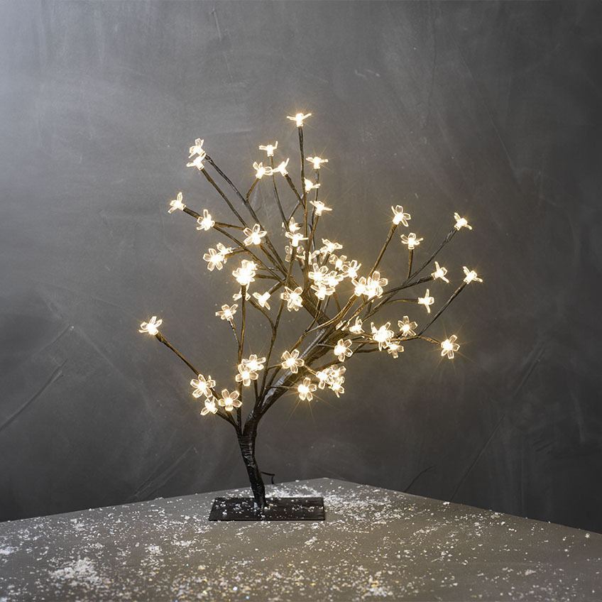 Pequena árvore de Natal com luz LED 
