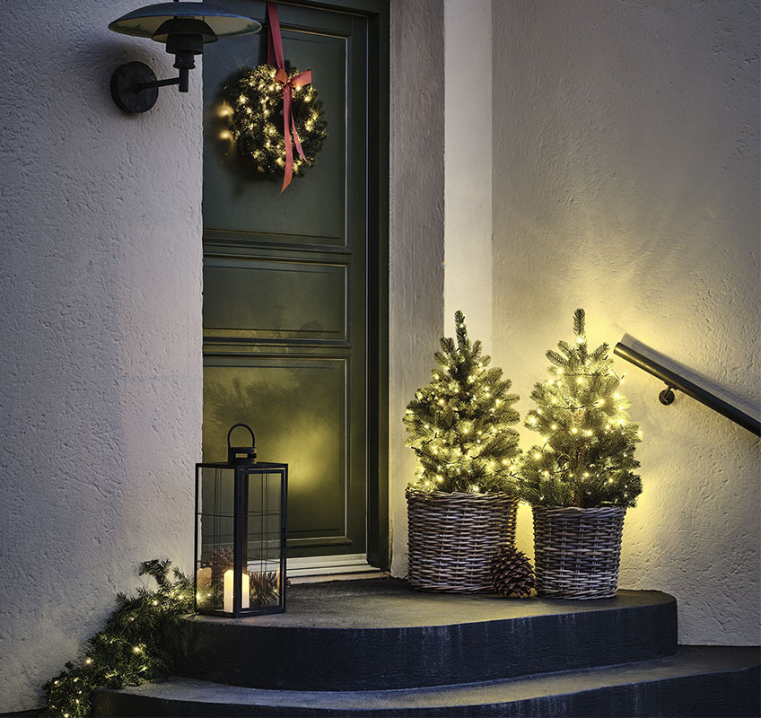 Iluminação e decoração de exterior de Natal